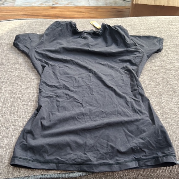 Skims Fit Everybody T-Shirt - Picture 7 of 8